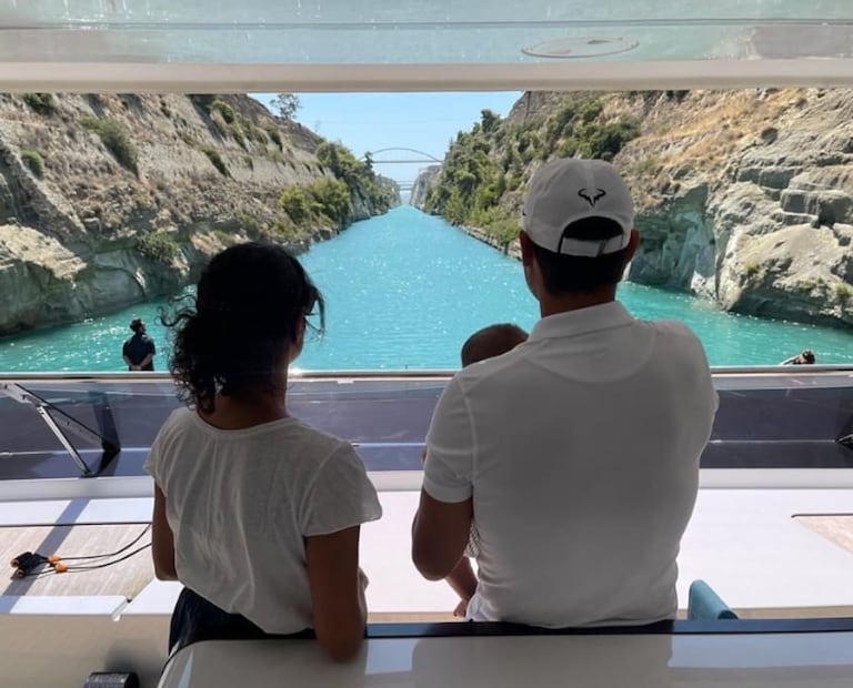 Rafael Nadal, y su esposa Mary Perelló con su bebé / Instagram