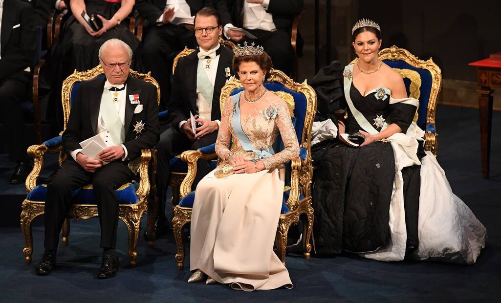 La realeza de Suecia en la impresionante ceremonia de los premios Nobel y el menú de la noche
