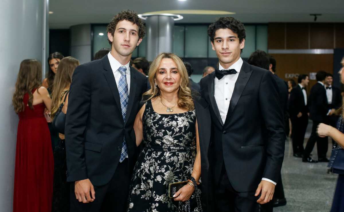 Cyrus Xarinam, Luisa Serna y Mauricio Arnaud / Foto: Esteban Torreblanca