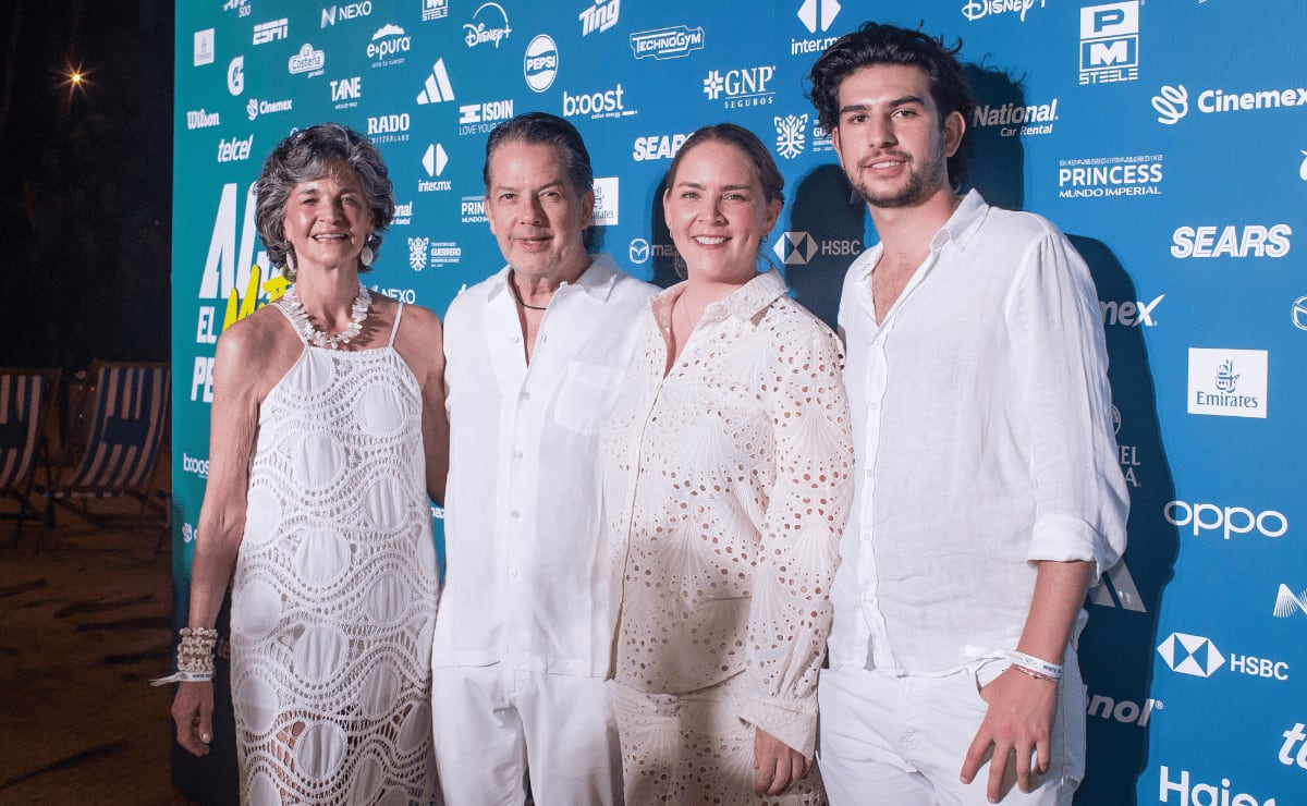 Germanine Gómez Haro, Álvaro Falla, Renata Burillo y Santiago Ordorica / Foto: Esteban Torreblanca
