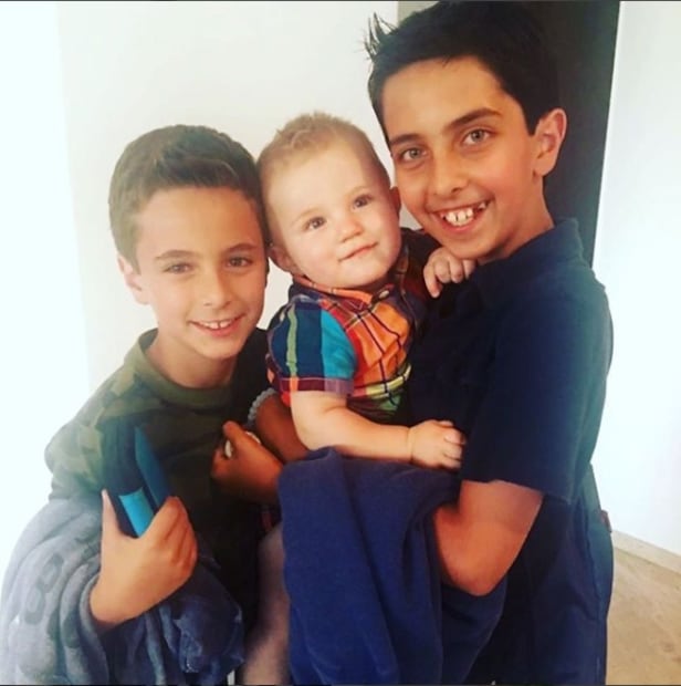 FOTO: Leonardo de Lozanne muestra por primera vez a sus tres hijos 