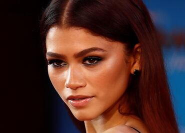 Zendaya, espectacular en un Valentino de escote corazón en la portada de la revista TIME