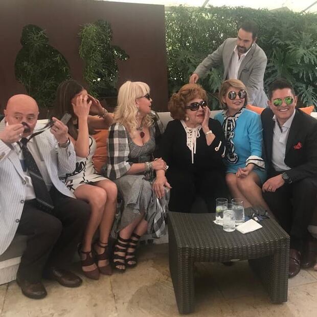 Foto: Reaparece Silvia Pinal tras su salida del hospital 