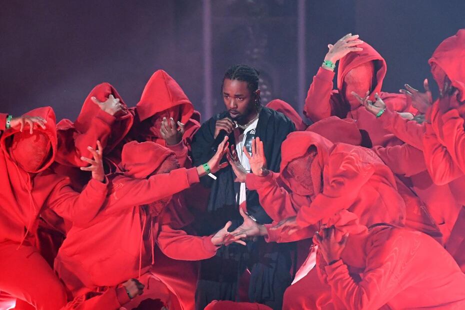 Dr. Dre, Snoop Dogg, Eminem, Mary J. Blige y Kendrick Lamar en el medio tiempo del Super Bowl 