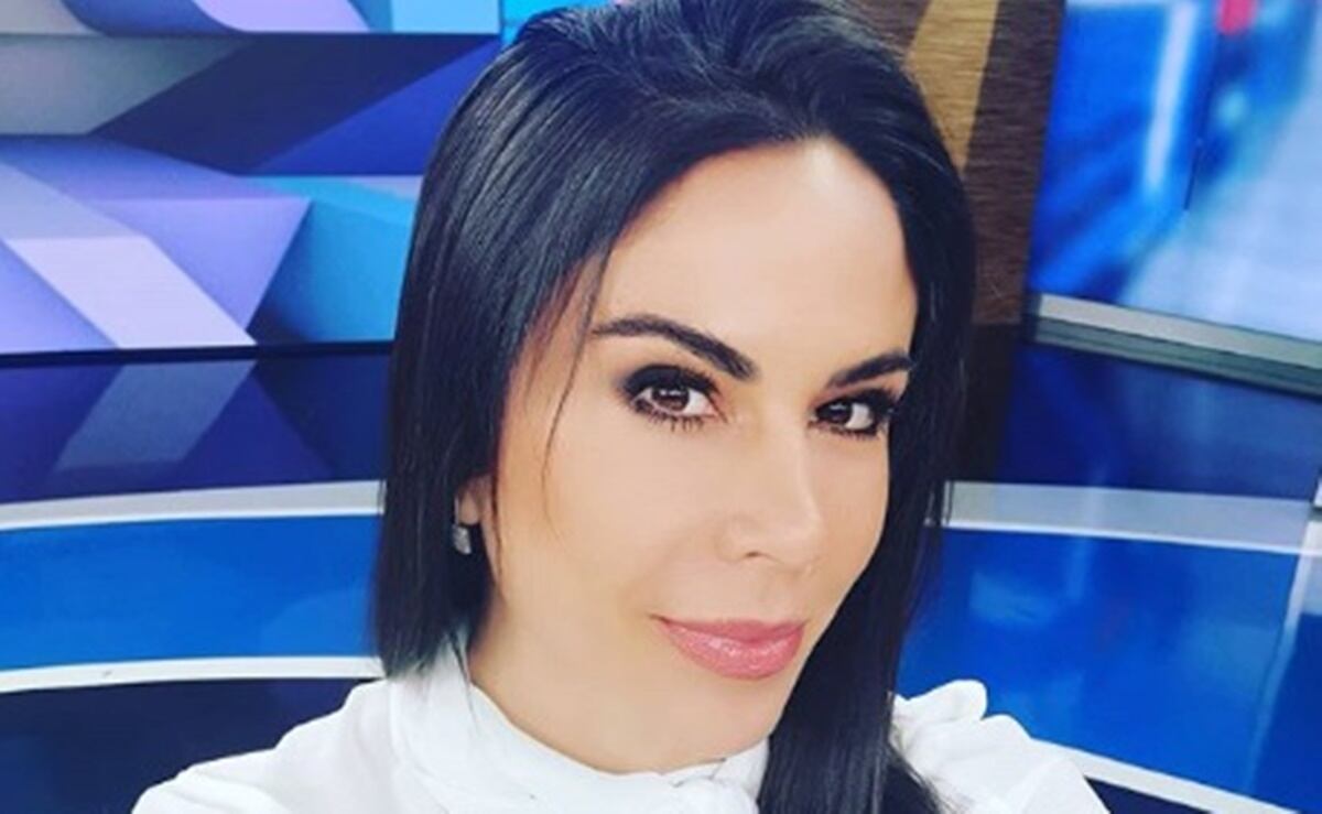 Paola Rojas de vacaciones con diminuto bikini blanco ¡cuerpazo! 