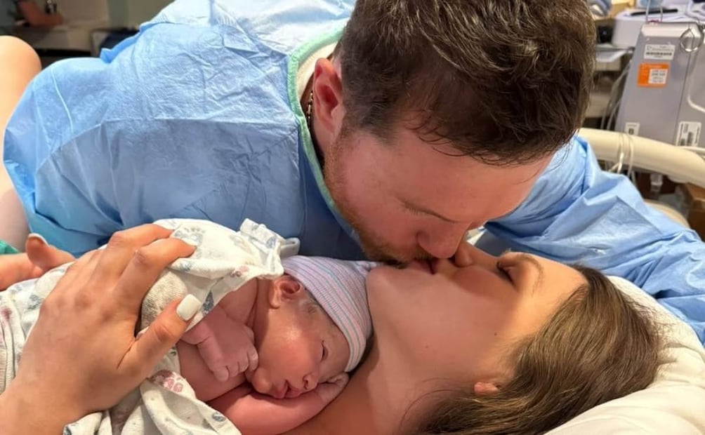 Saúl 'Canelo' Álvarez y su esposa Fernanda Gómez le dieron la bienvenida a su segunda hija / Foto: Instagram @canelo