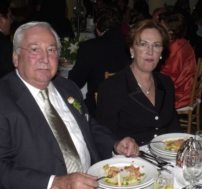 Él es el político Manuel Garza, papá de Mónica Garza