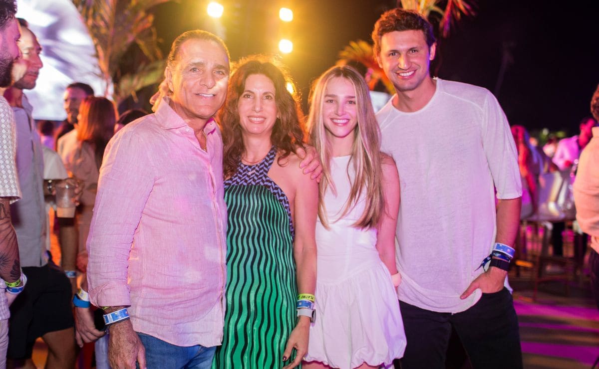 Pablo y María Elena Checa con Paula Albarrán y Arturo Elias Slim / Foto: Esteban Torreblanca
