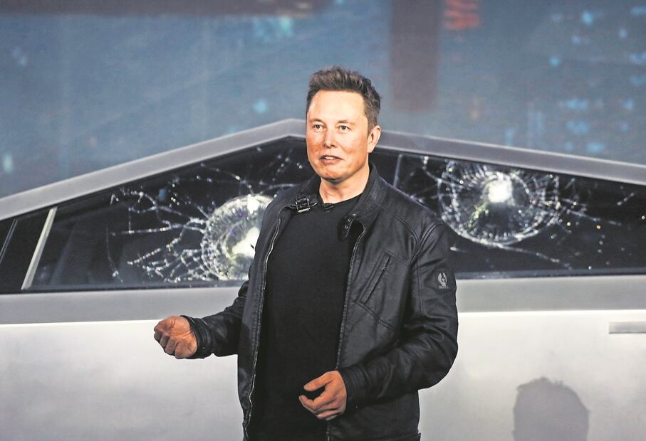 La ex esposa de Elon Musk niega que Ghislaine Maxwell la haya elegido como "novia" del empresario  