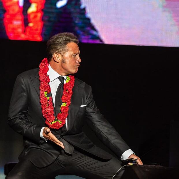 Luis Miguel festeja su cumpleaños junto a su hermano Alex Basteri y Gerardo Islas