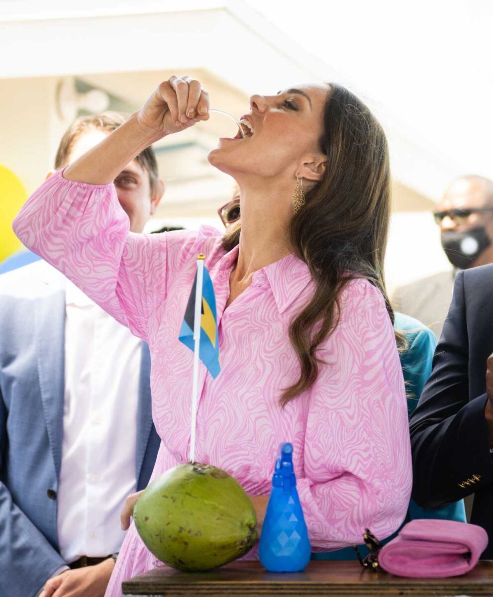 Resurge un video de Kate Middleton comiendo un afrodisíaco conocido como el 'viagra caribeño'