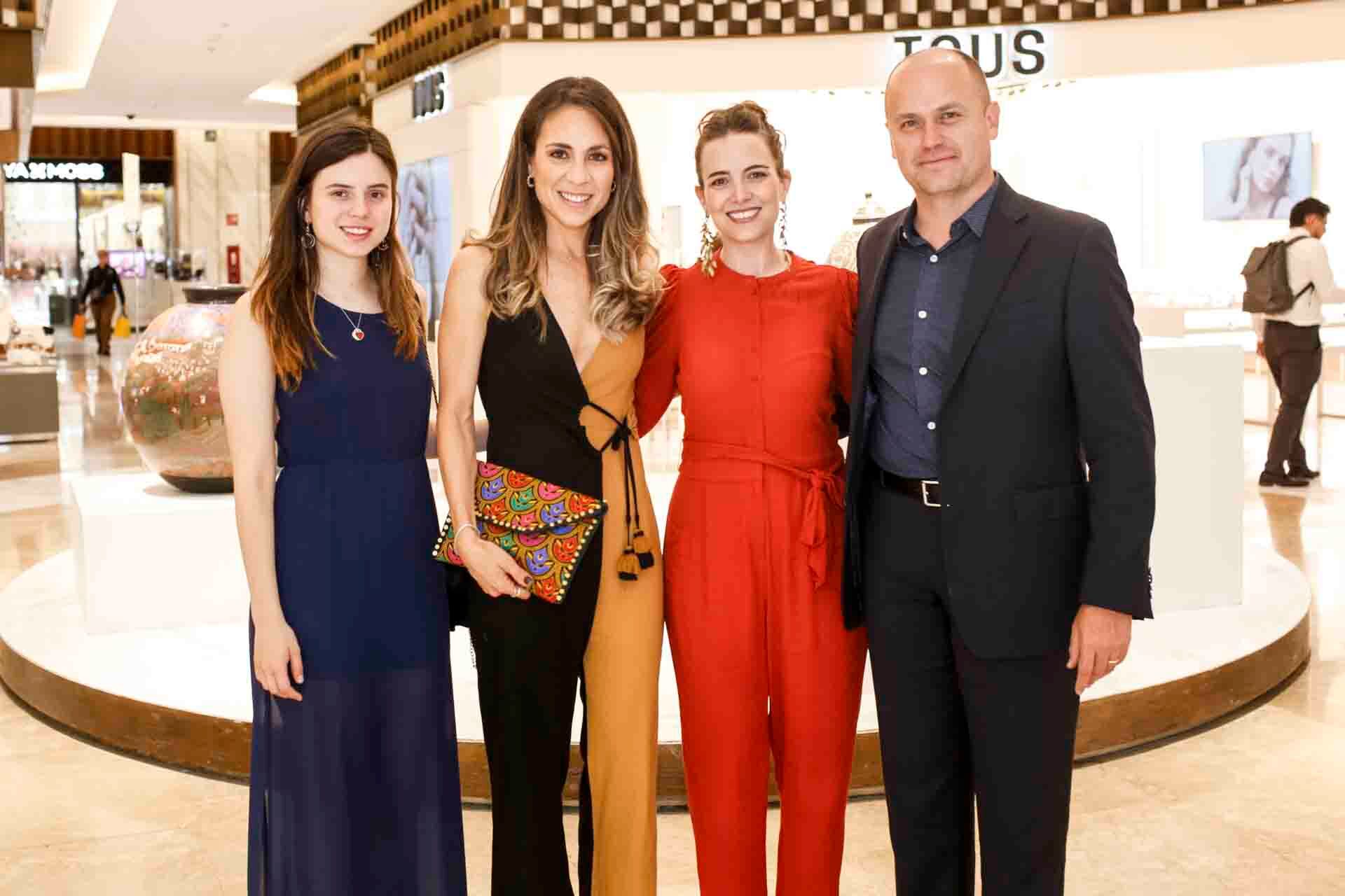 Paula Santos, Lorena Ariza, Mercedes Vigil y Fernando Ituarte. (Foto: Esteban Torreblanca)