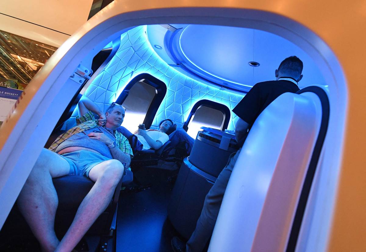 Jeff Bezos ya tiene listo el primer vuelo turístico suborbital ¿te animas?