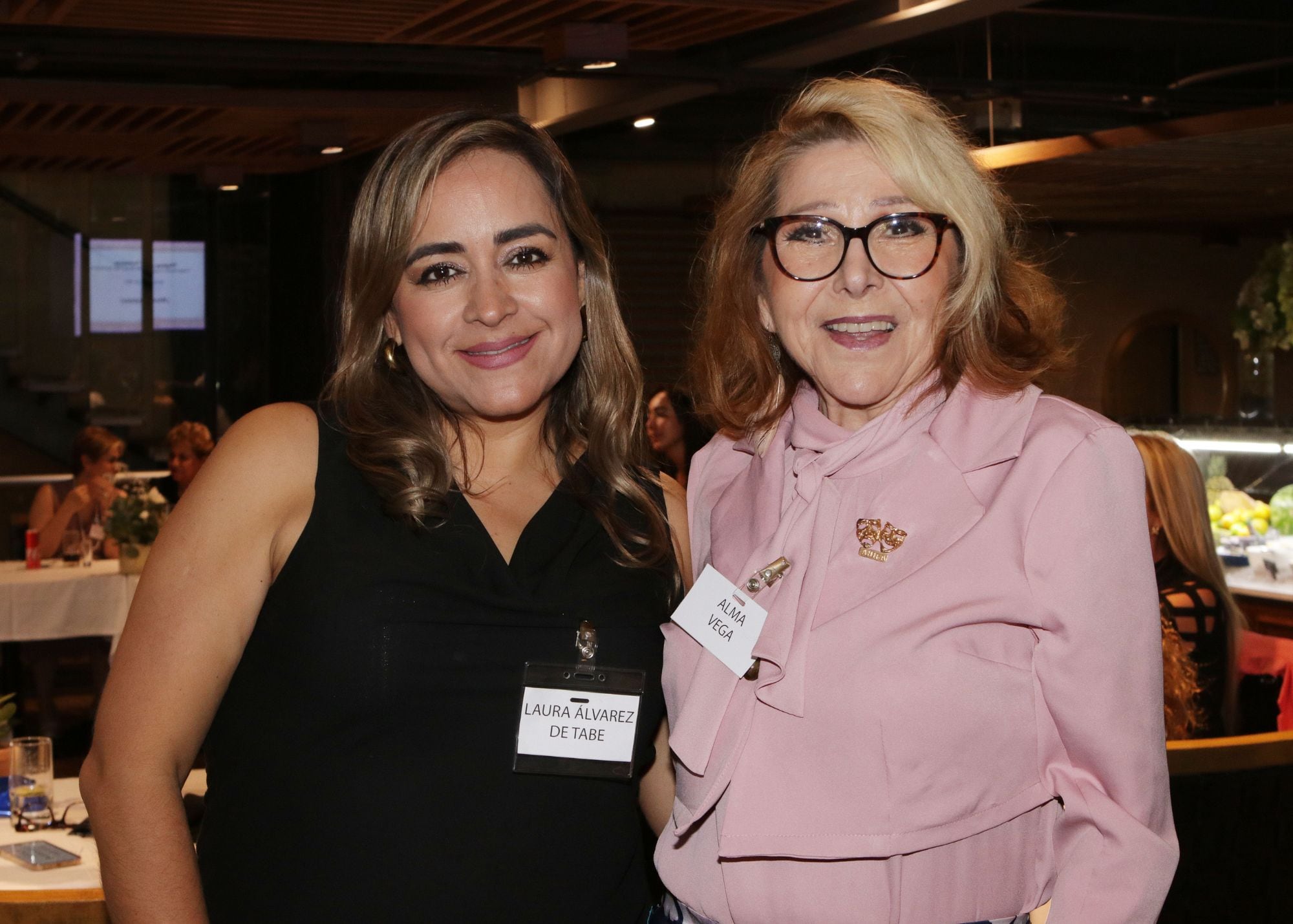 Laura Álvarez de Tabe y Alma Vega. (Foto: Mónica Martínez/Quadra Producciones para VIP)