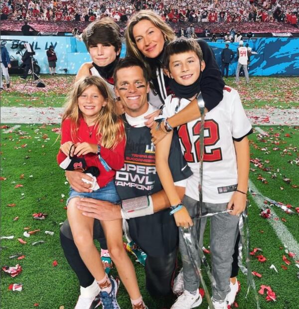 Tom Brady con su ex Gisele Bündchen y sus hijos, Benjamin, Vivian y Jack / Foto: Instagram