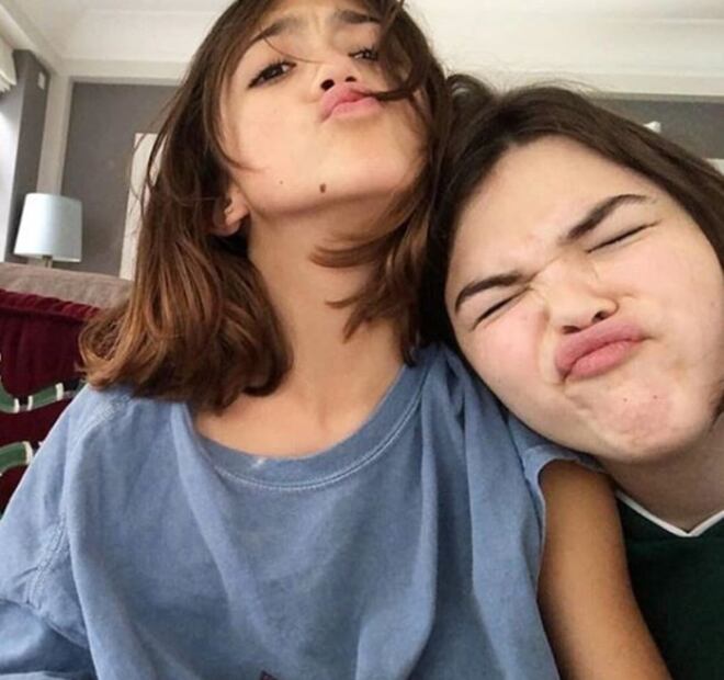 Las fotos y video que revelan la gran amistad de las hijas de Salma Hayek y Alfonso Cuarón
