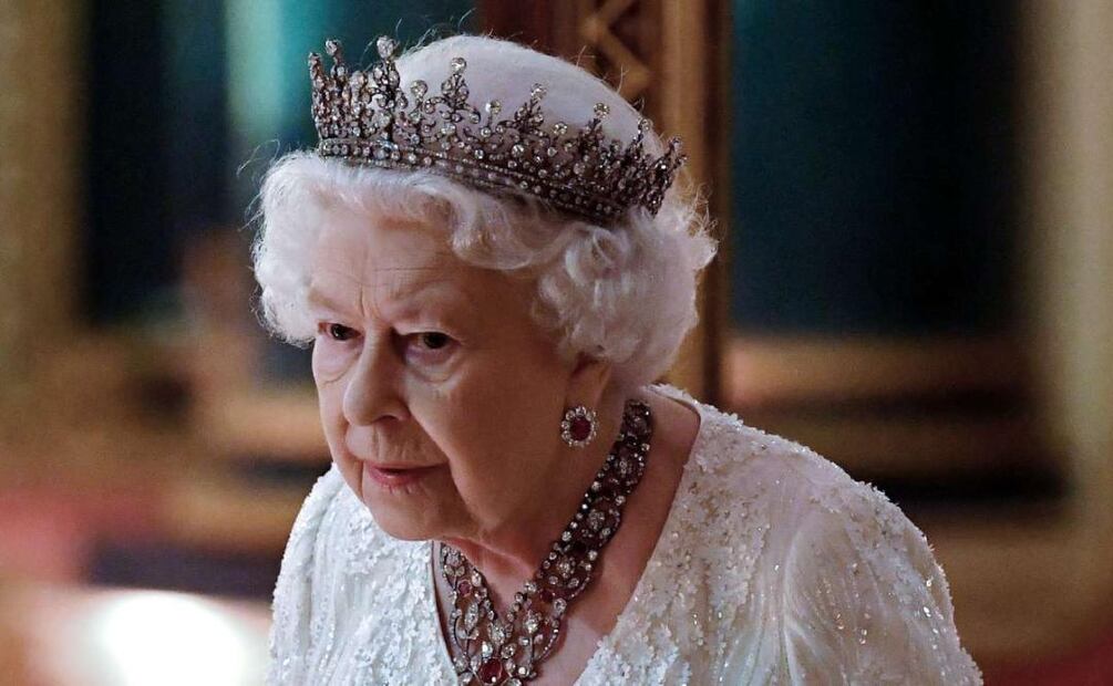 La reina Isabel II enfrentó en silencio una batalla contra el cáncer, revela libro