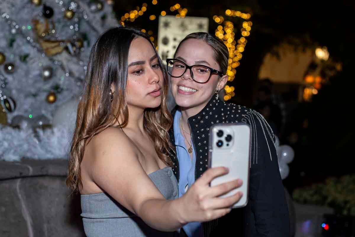 Krys Mendoza y Diana Salgado. (Foto: Esteban Torreblanca)