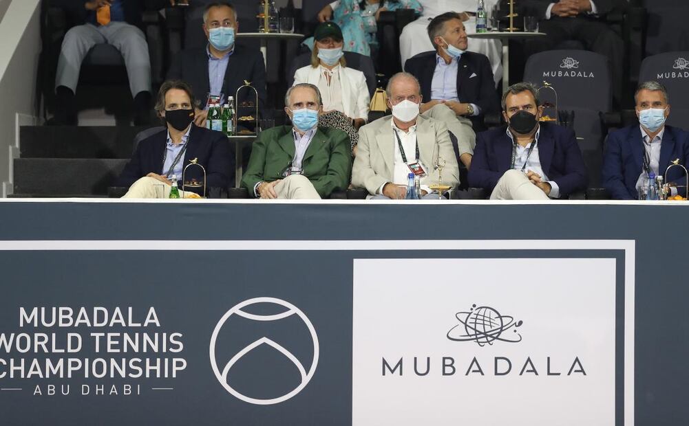 Juan Carlos de España reaparece en partido de Nadal tras huir a Emiratos Árabes