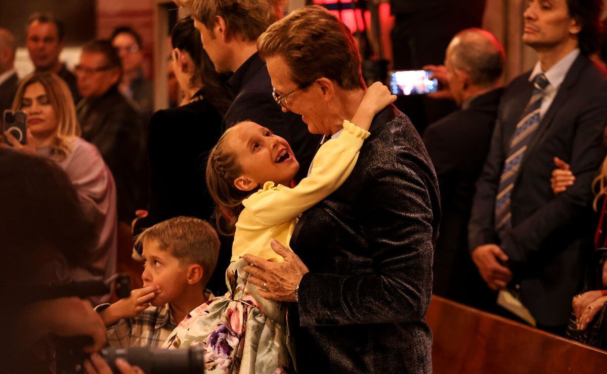 Emmanuel y su nieta Gianna Lindsey Acha / Foto: Esteban Torreblanca