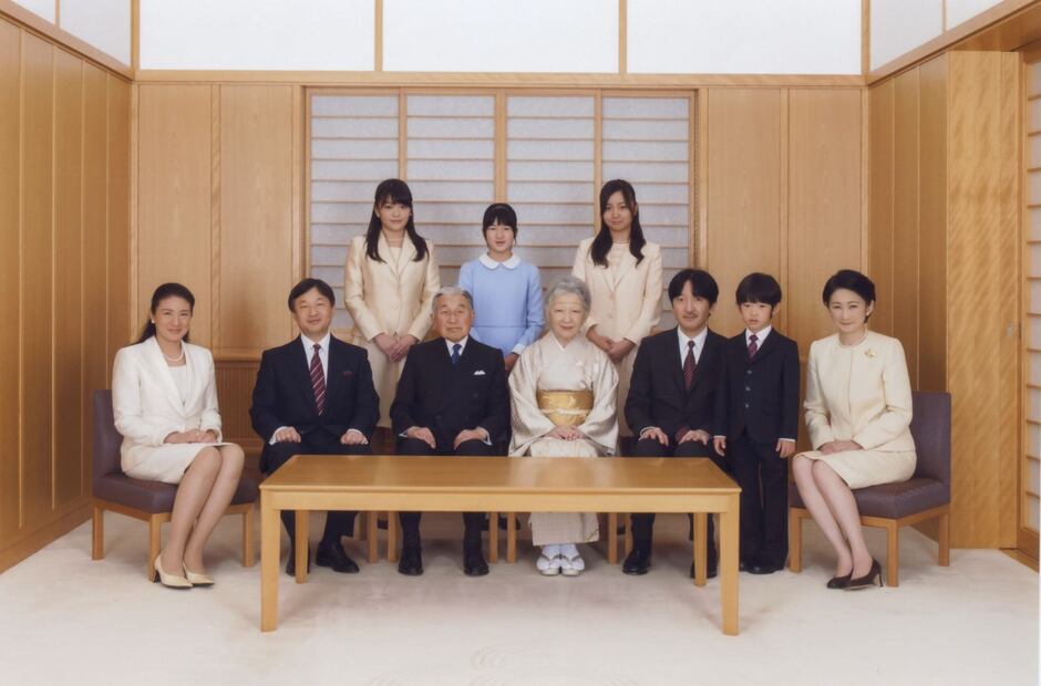 A 12 días de dejar el trono, el emperador Akihito asiste a su último ritual sagrado