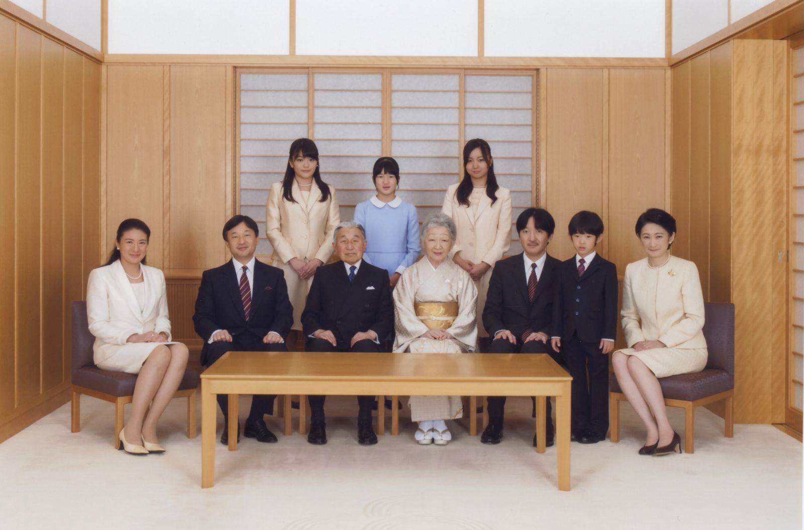 A 12 días de dejar el trono, el emperador Akihito asiste a su último ritual sagrado