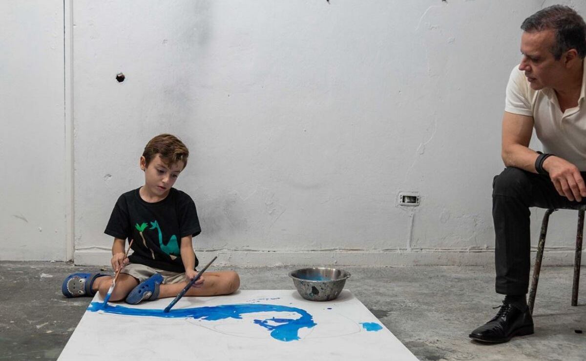 Roberto Cortázar y Patch 'iluminan' por el autismo