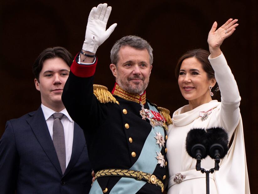 El príncipe Christian Dinamarca con sus papás, los reyes Federico y Mary / EFE
