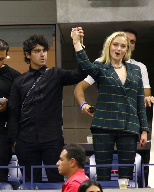 ¡Joe Jonas y Sophie Turner ya son papás de una niña!