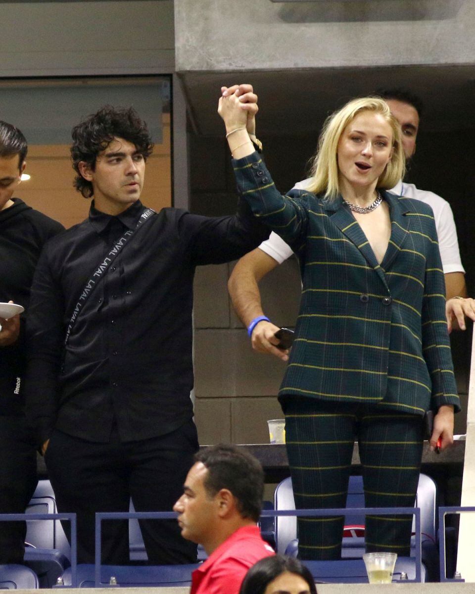 ¡Joe Jonas y Sophie Turner ya son papás de una niña!