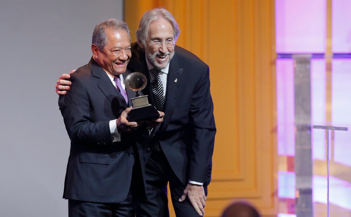 Recuerdan a Armando Manzanero en los Grammy 2021