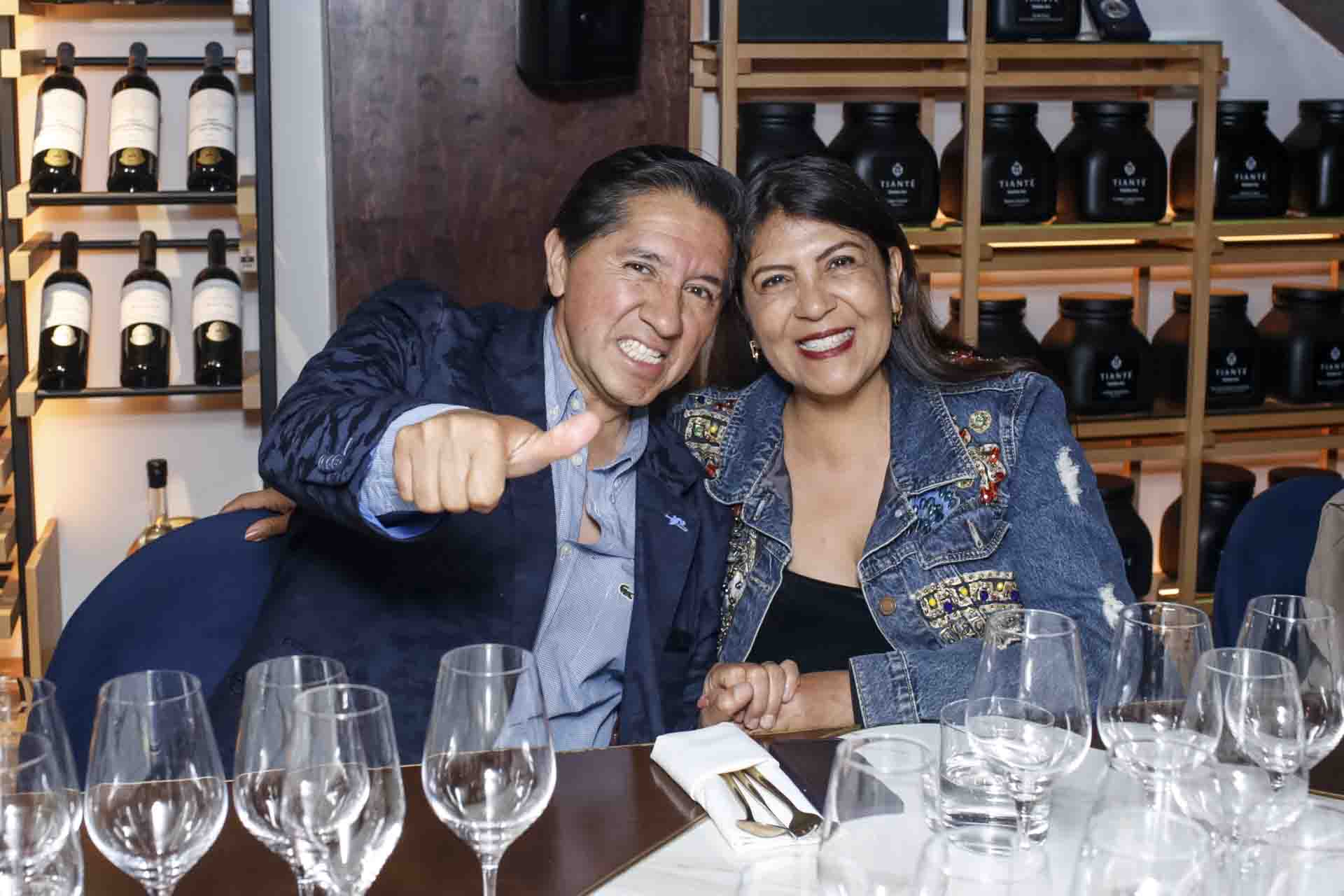 Martín Vera y Gloria Eugenia González. (Foto: Esteban Torreblanca)
