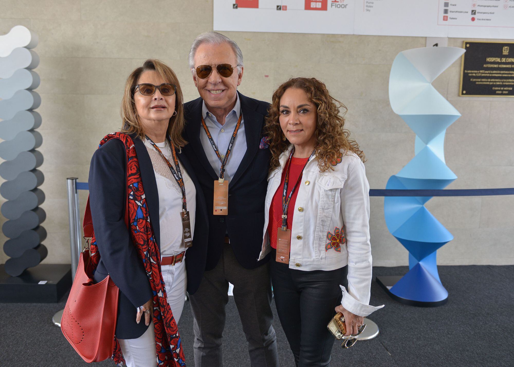 Teresa Adriana Pérez Romo, Joaquín López Dóriga e Isabel Rojo de Goñi. (Foto: Arturo Quintero)