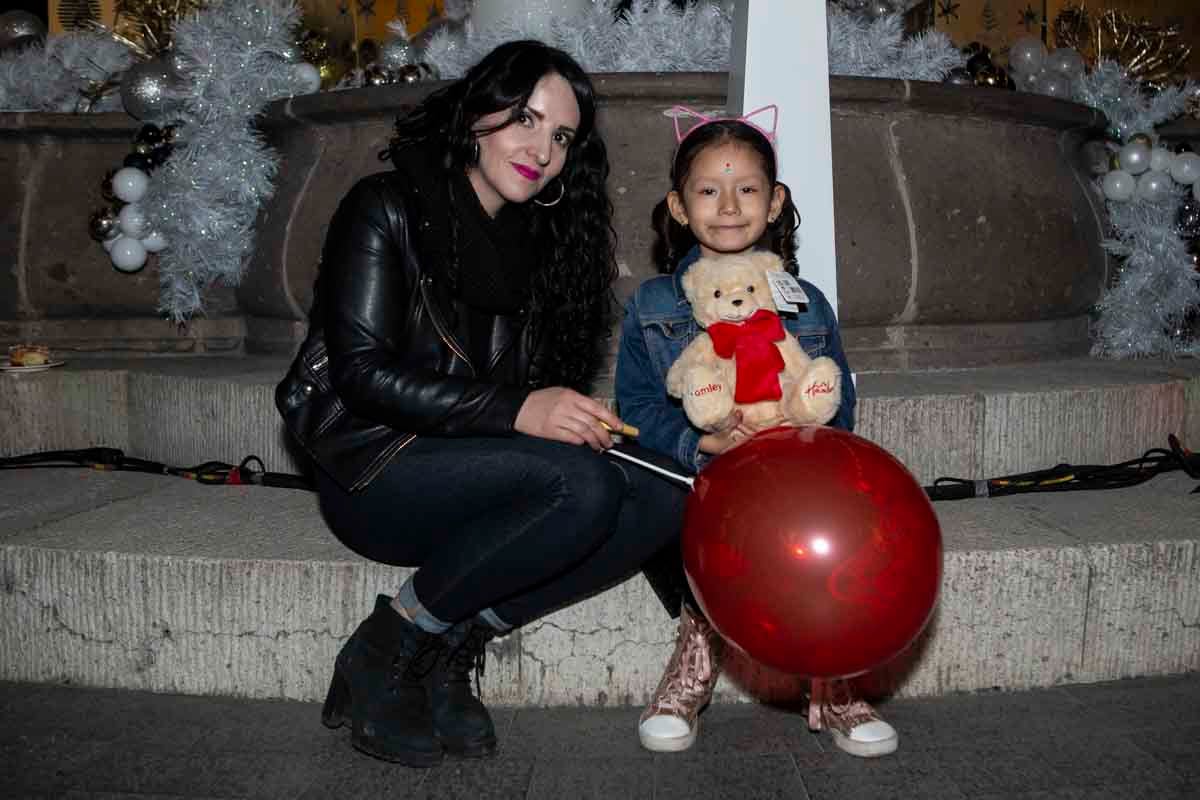 Lucia Gómez y Regina Villanueva. (Foto: Esteban Torreblanca)