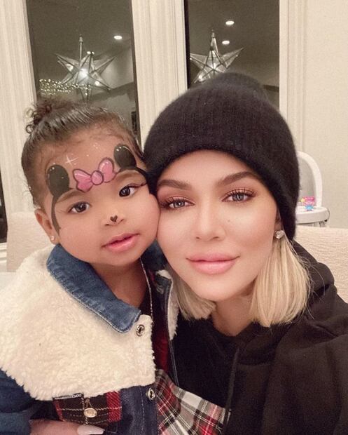 Video: Khloé Kardashian y True derriten la web con tierno baile 