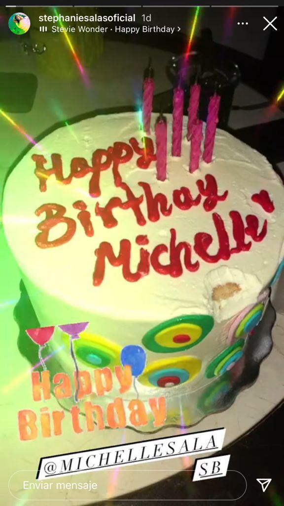 Michelle Salas celebra 32 años con una fiesta de los 70's en Acapulco