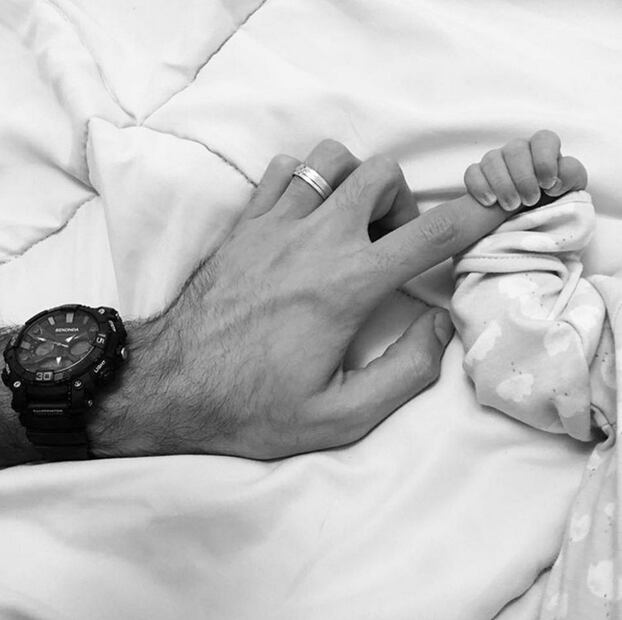 Las primeras fotos del hijo de Omar Borkan, el hombre más guapo del mundo