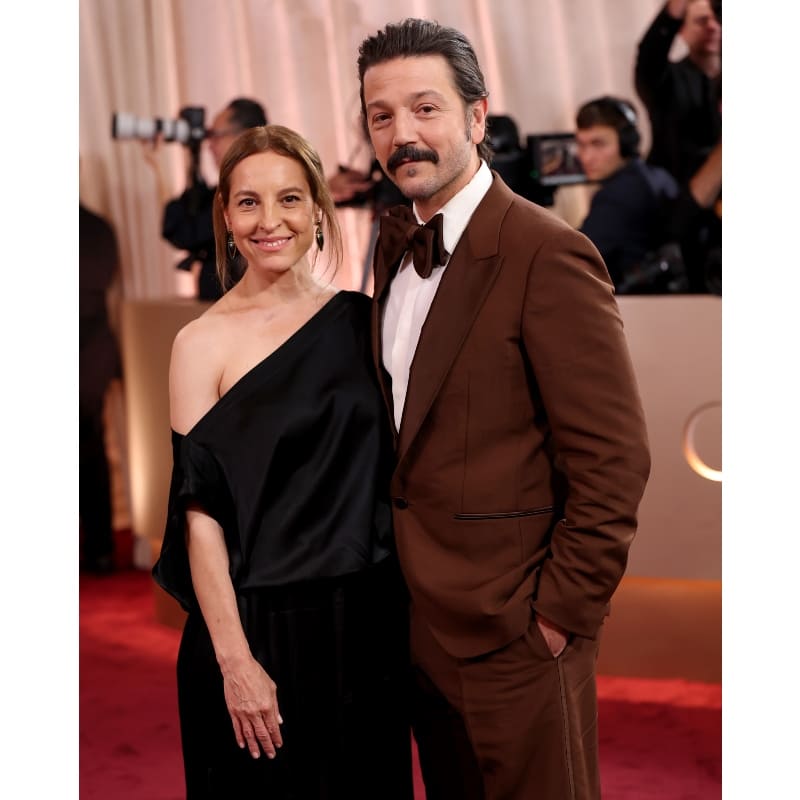 Marina de Tavira y Diego Luna en los Golden Globes 2026 / Foto: Getty Images