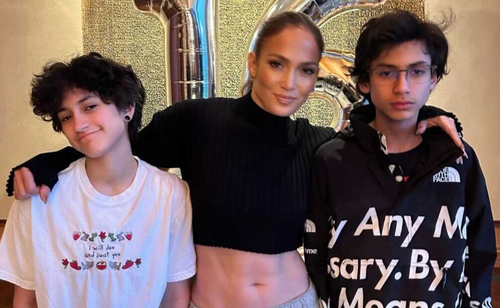 Jennifer Lopez junto a sus hijos Emme y Maximilian / Foto: Instagram