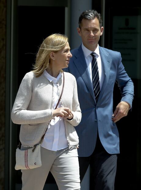 Captan a la reina Letizia sin anillo de casada ni de compromiso 