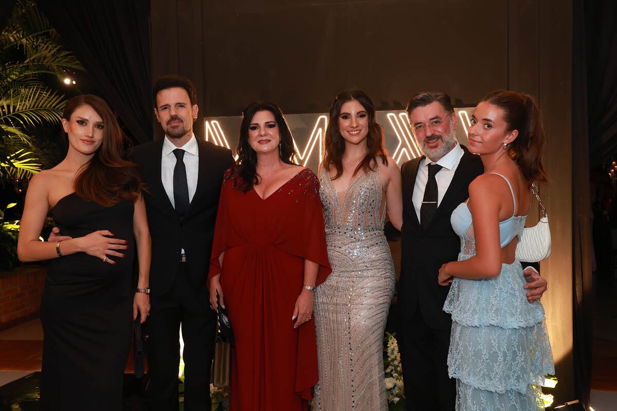Marina Guerra, José Ramón y María Milagros García, Valeria Lugo, Javier y Regina Raña. (Foto: Héptor Arjona)