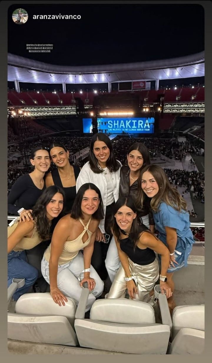 Carola Martínez y sus amigas durante el concierto de Shakira / Foto: Instagram