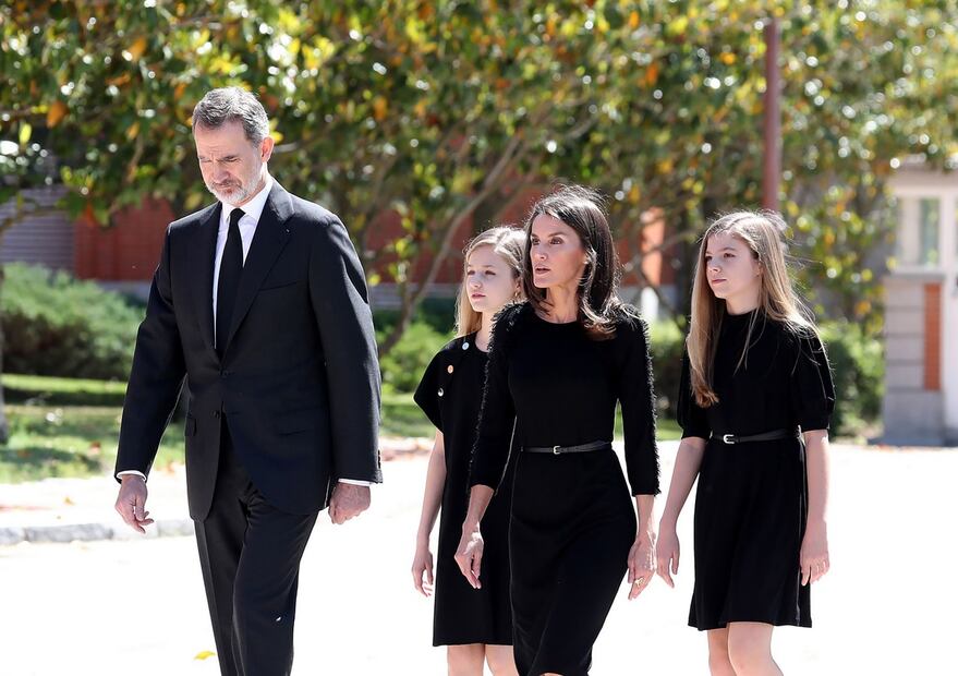 El look de la infanta Sofía con zapatos de la reina Letizia en su primer acto de luto