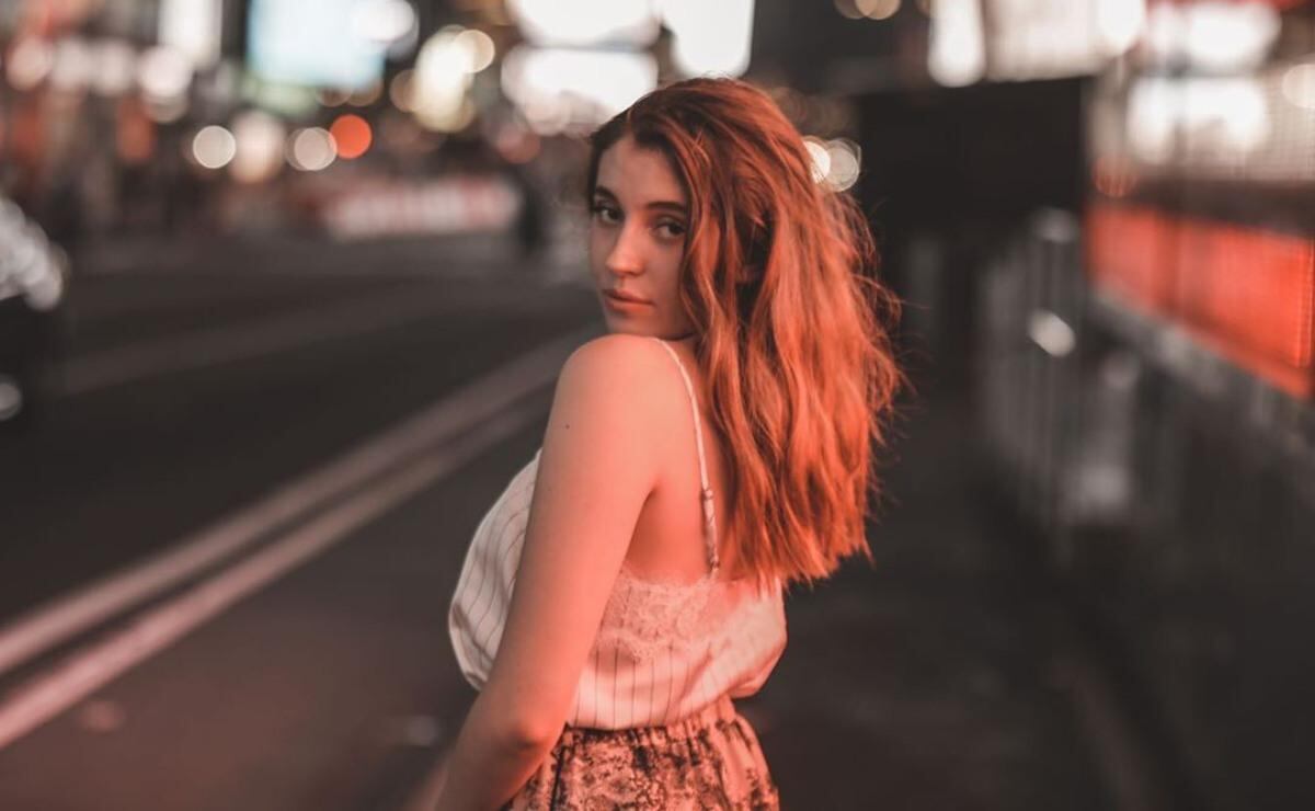 Regina Castro, hija de Angélica Rivera, posa con outfit rosa ¿desde Suiza?