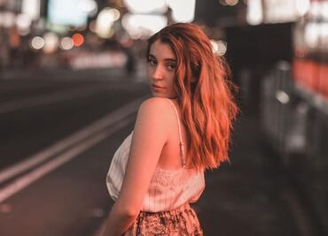 Regina Castro, hija de Angélica Rivera, posa con outfit rosa ¿desde Suiza?