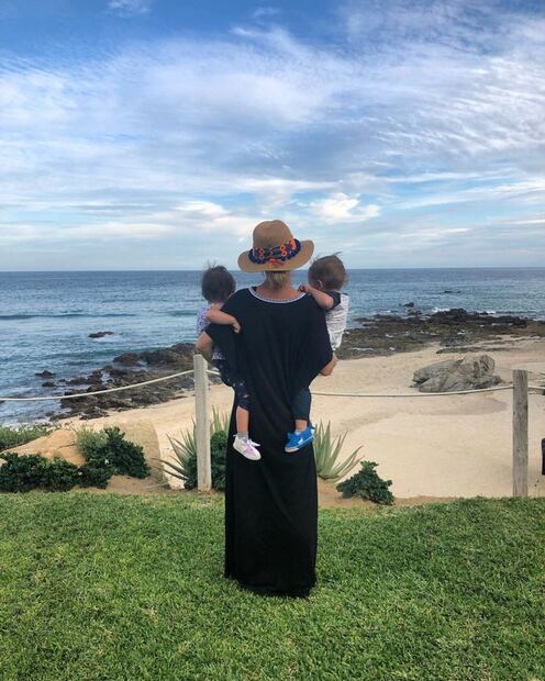 Ludwika  Paleta comparte rara foto con uno de sus mellizos