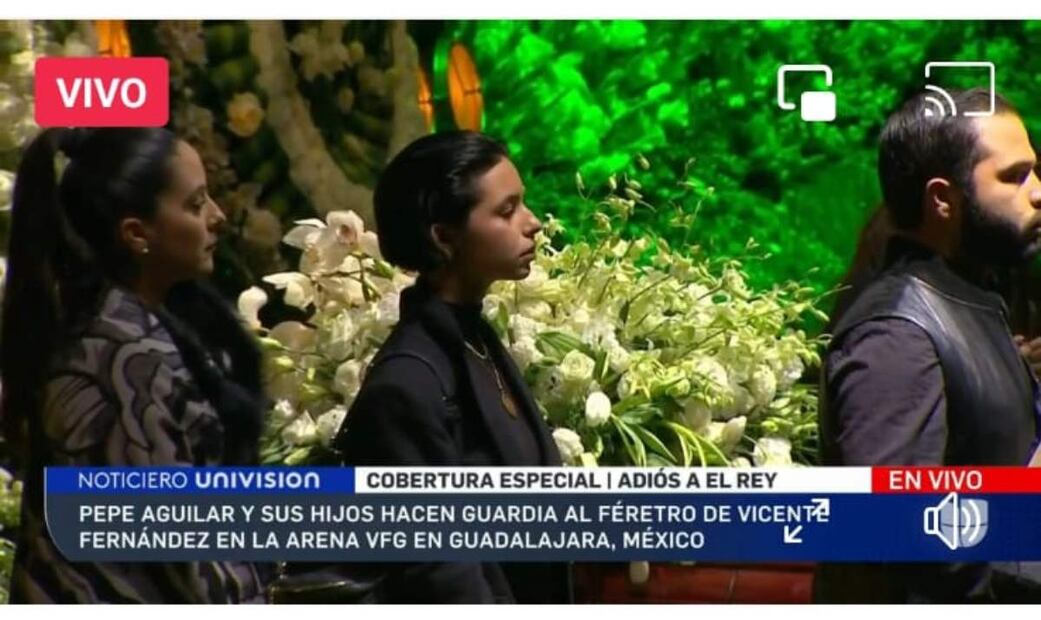 Ángela Aguilar y su familia presentes en el homenaje a Vicente Fernández