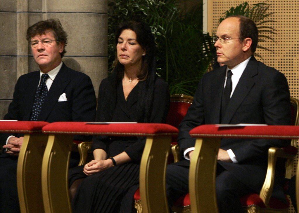 La boda de Carolina de Mónaco cumple 20 años desde que le quitó el esposo a su mejor amiga 