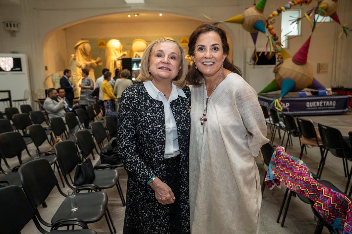 Arely Gómez y Gigi Argüelles. (Foto: Héptor Arjona)