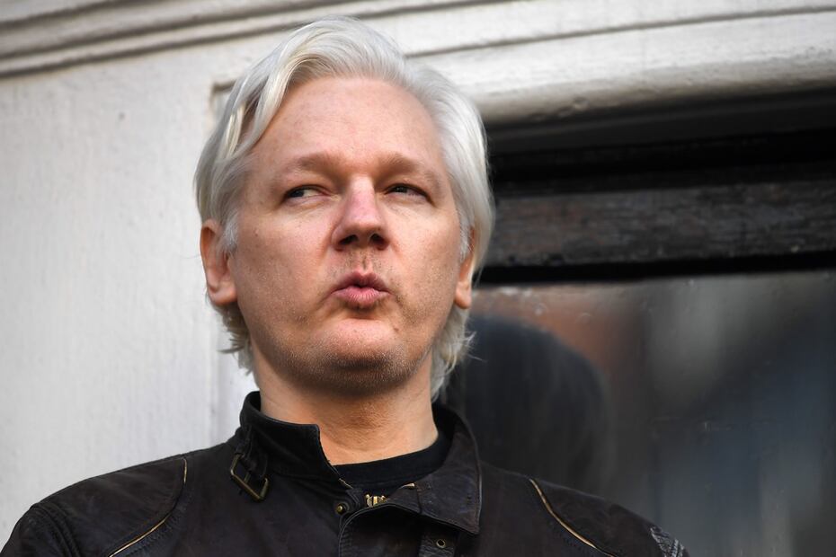 Julian Assange podría llegar a México; AMLO le ofrecerá asilo político